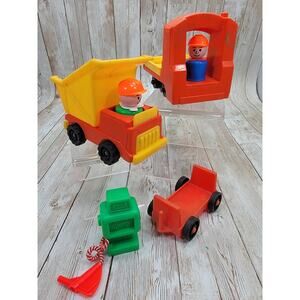 Vintage Fisher Price Little People Dump Truck & Tow Truck & 2 Little People
